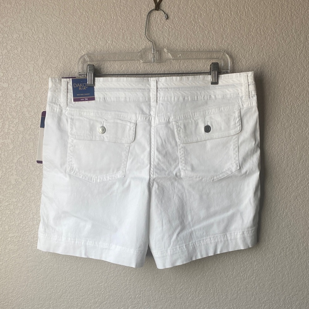 Dakota Blue Womens Stretch Mid Rise Short Sz:14 or 16 white (CLOSET CLEAR OUT) - Picture 6 of 7
